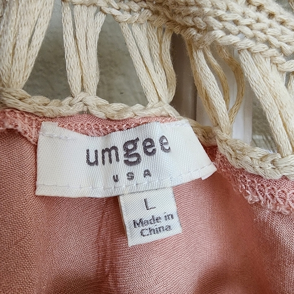 Umgee Boho Crochet Fringe Pink Cream Lace Trim Large Festival Poncho Blouse - Picture 9 of 10